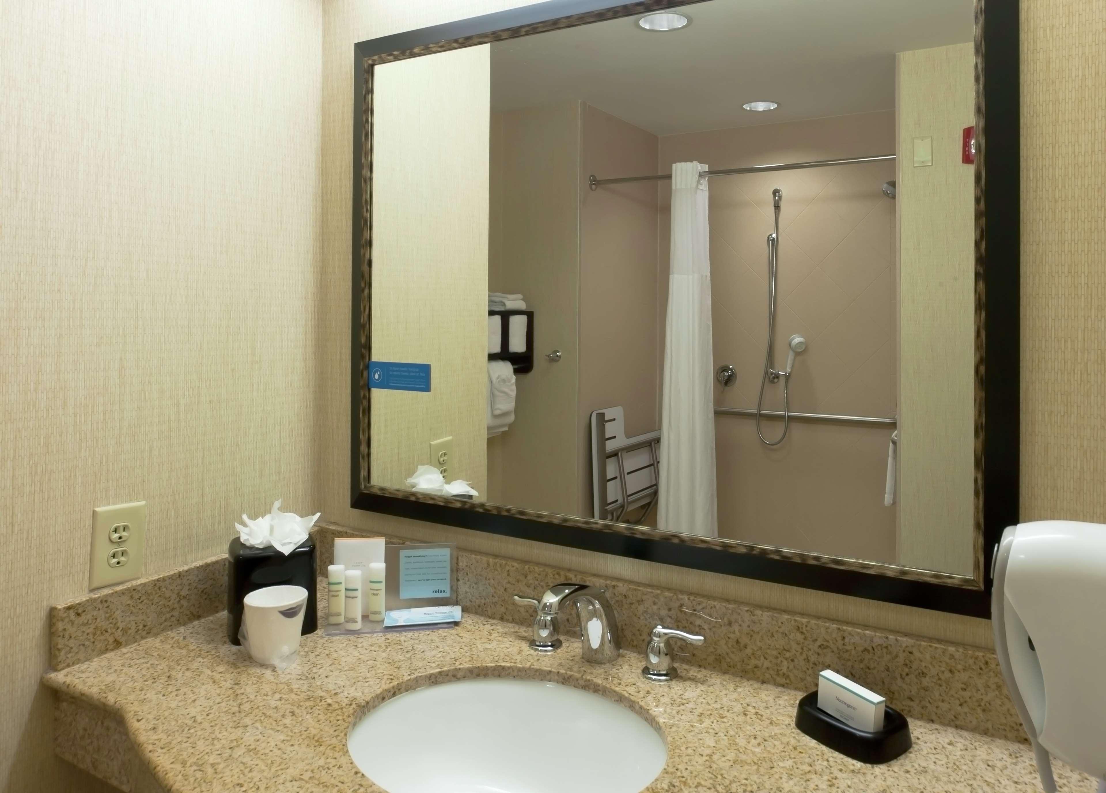 Hampton Inn North Brunswick Nj Eksteriør billede