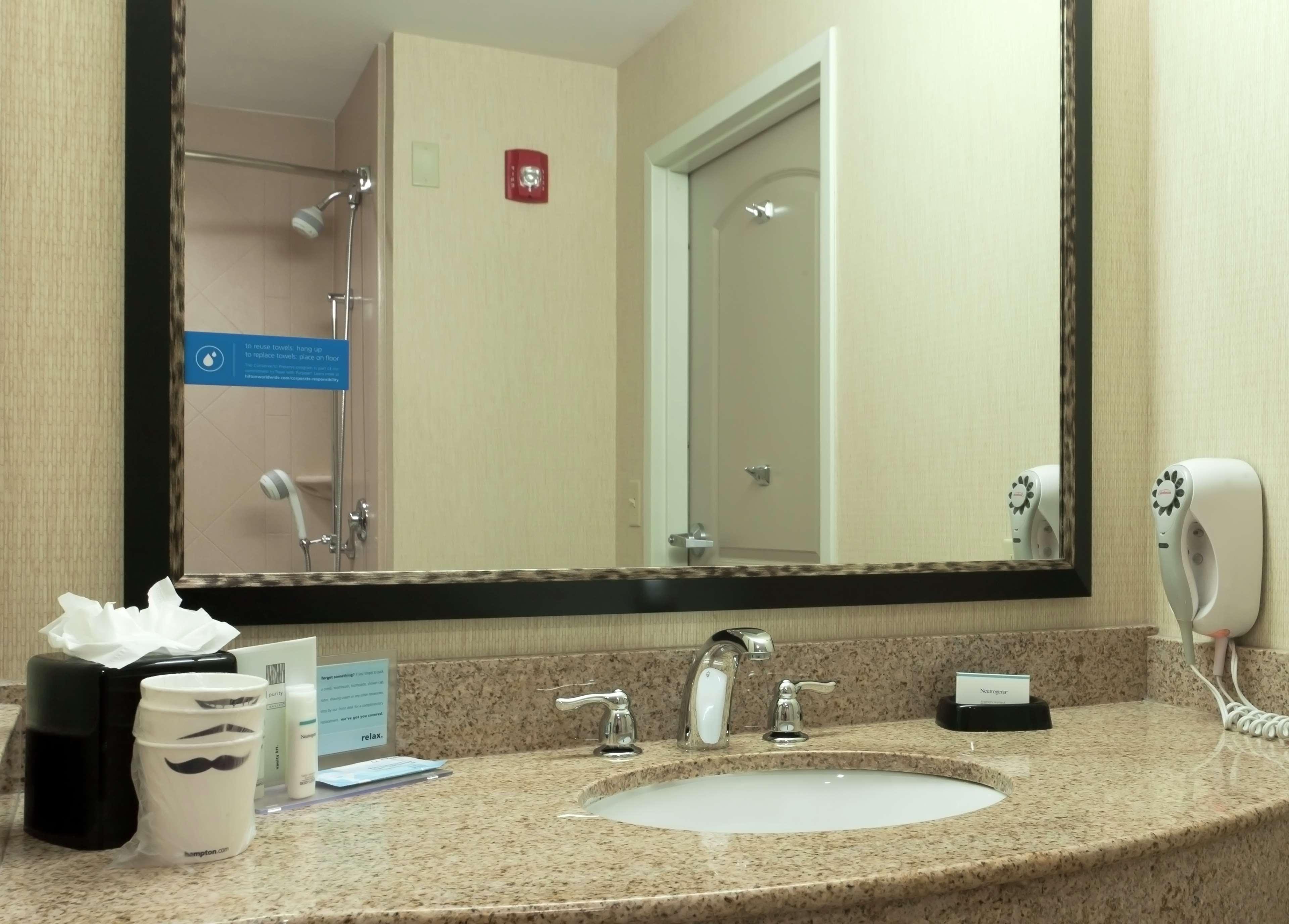 Hampton Inn North Brunswick Nj Eksteriør billede